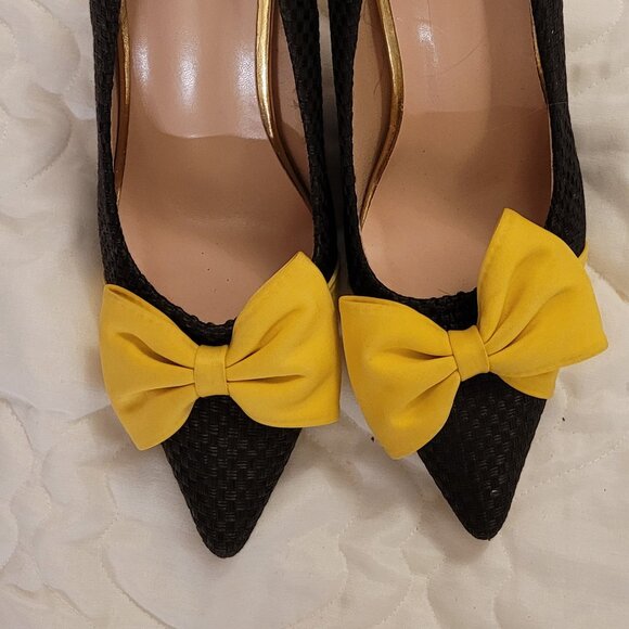 🌹NWOT Black Pumps with Golden Yellow Bows - Picture 7 of 8